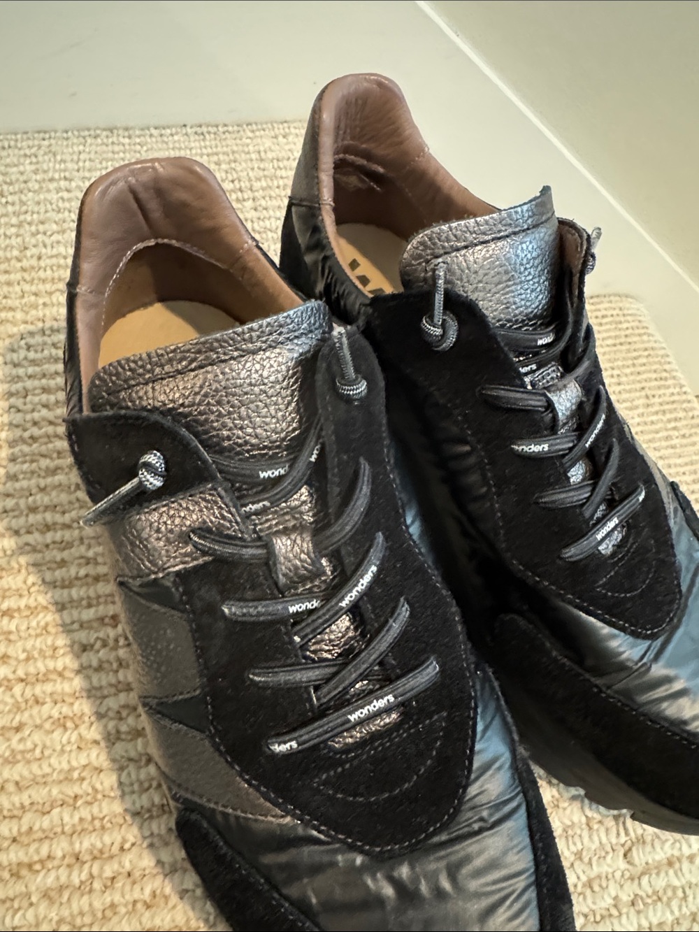 Wonders Women’s Oslo Black and Metallic Fashion Sneaker - Picture 6 of 7